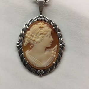 Shell Cameo & Olive Wreath