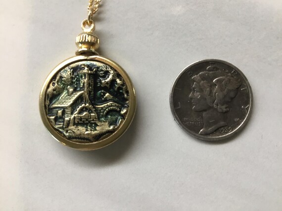 Castle Victorian picture button - image 3