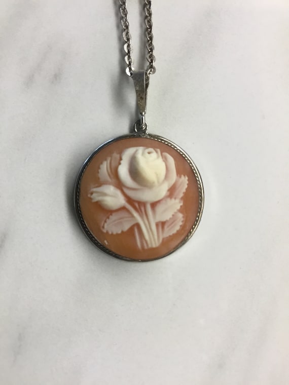 Rose shell cameo