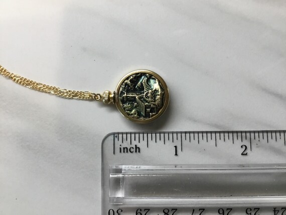 Castle Victorian picture button - image 6