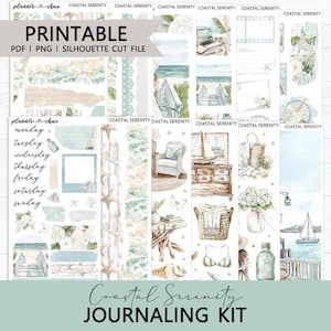 Könnte beinhalten: Ein druckbares Coastal Serenity Journaling-Set mit PDF-, PNG- und Silhouette-Schnittdateien. Die Sammlung enthält Aquarellillustrationen von Stränden, Segelbooten, Korbwaren, Muscheln, Seesternen und Blumenarrangements in sanften Blau-, Grün- und Beigetönen.