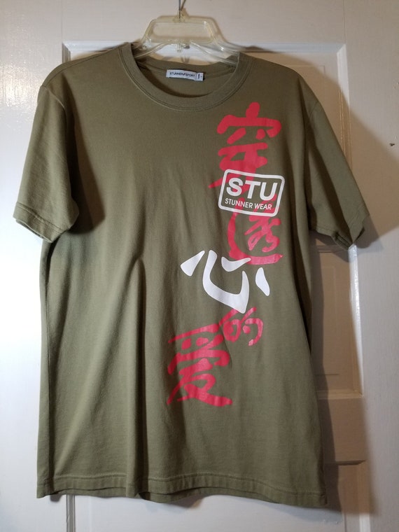 olive green t shirt