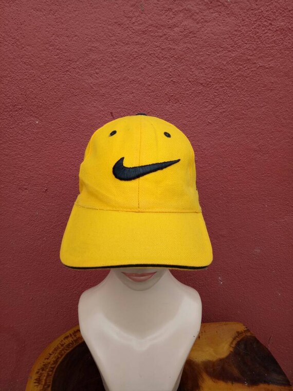 multicolor nike hat