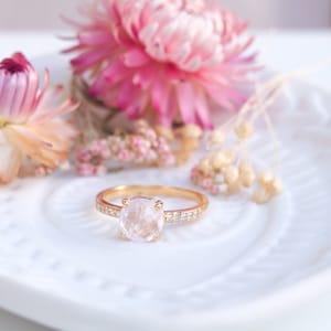 925 silver solitaire ring with gold plating, rose quartz and diamonds