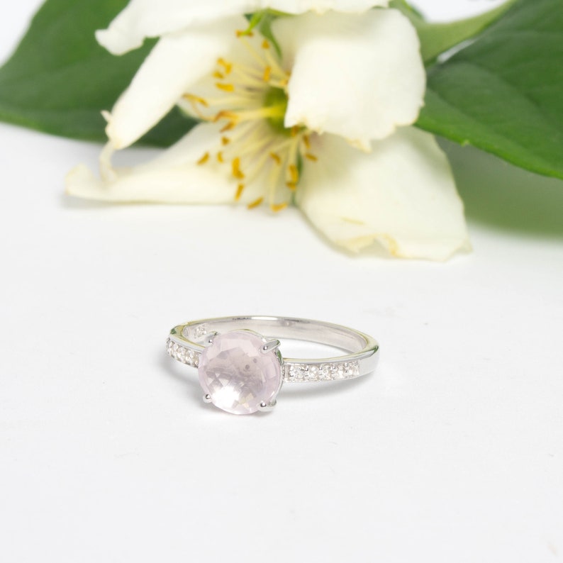 Rhodi\u00e9 silver ring and pink quartz