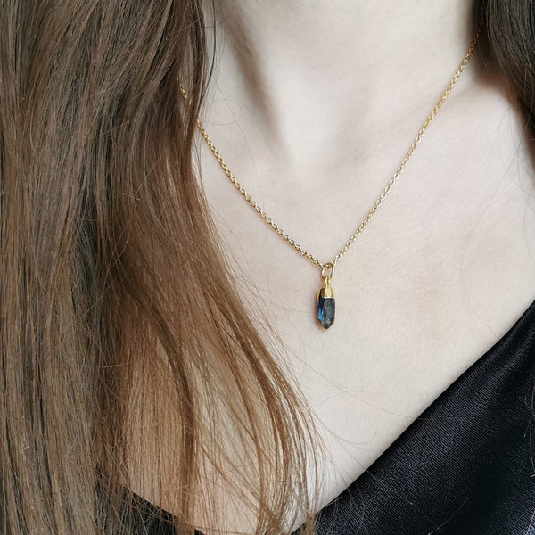 Collier chaîne argent 925 doré et pendentif  pointe de cristal labradorite