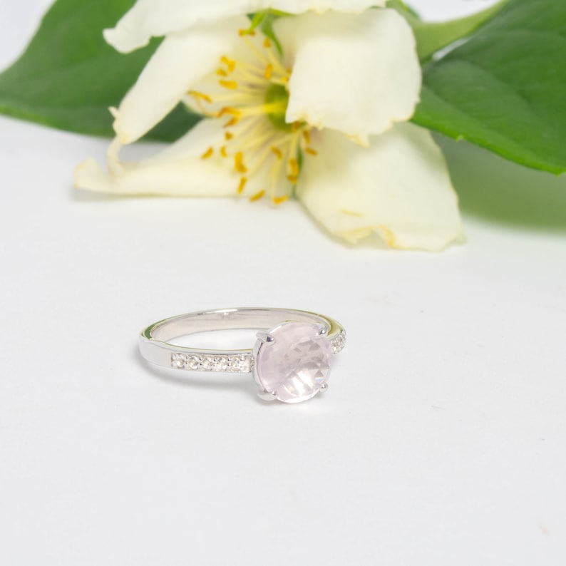 Rhodi\u00e9 silver ring and pink quartz