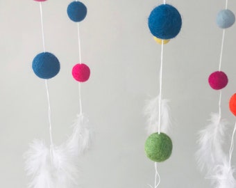 Felt Ball and Feather nursery mobile// feather mobile, customisable mobile, baby mobile, colourful mobile, nursery decor, felt ball mobile