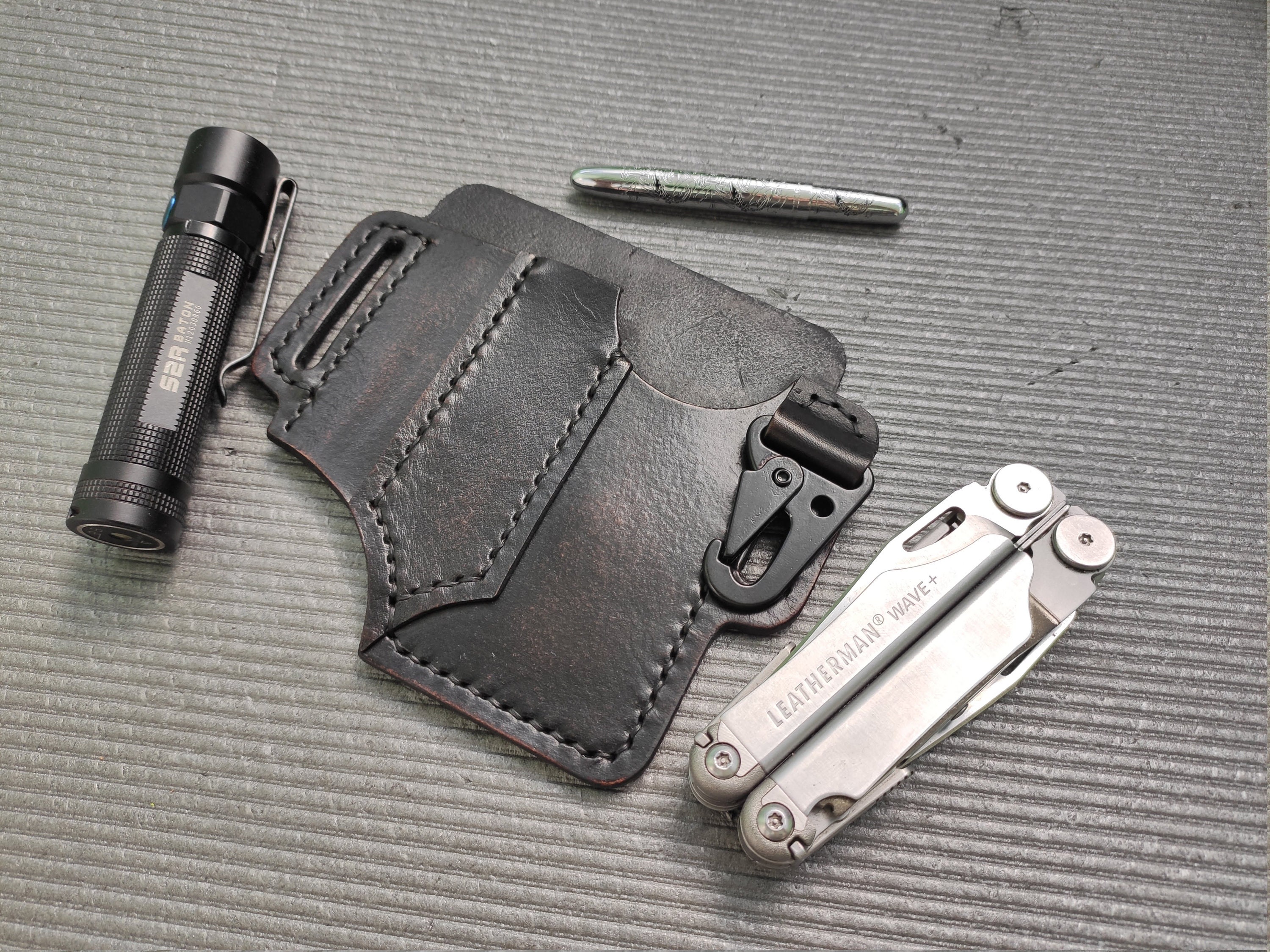 EDC leather belt pouch with keyholder. Pouch for Leatherman Etsy