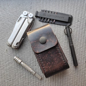 Leather belt pouch for Leatherman multitool and bit set