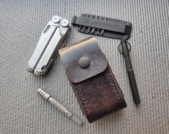 Leather belt pouch for Leatherman multitool and bit set