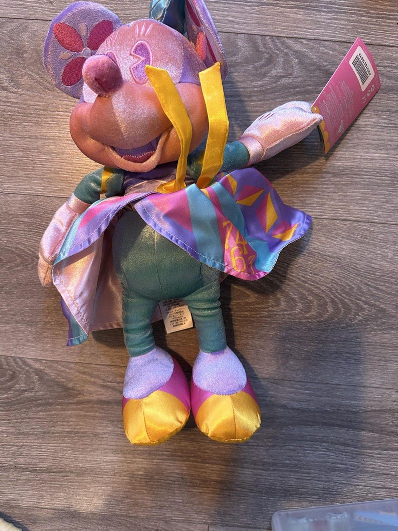 Disney Minnie Mouse Main Attraction 17 Inch Plush Small World Series 4/12 LE image 1