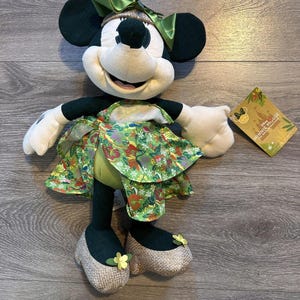 Pelúcia Minnie Mouse Main Attraction da Disney, Série Limitada 5/12, Verde, Nova imagem 1