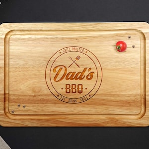 Dads BBQ &quot;Grill Master&quot; Chopping Board 30cm x 20cm Father&#39;s Day Gift Can Be Personalised