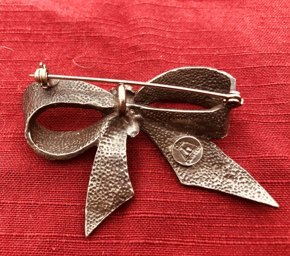 Vintage Pewter Bow Shaped Pin/Brooch Gem