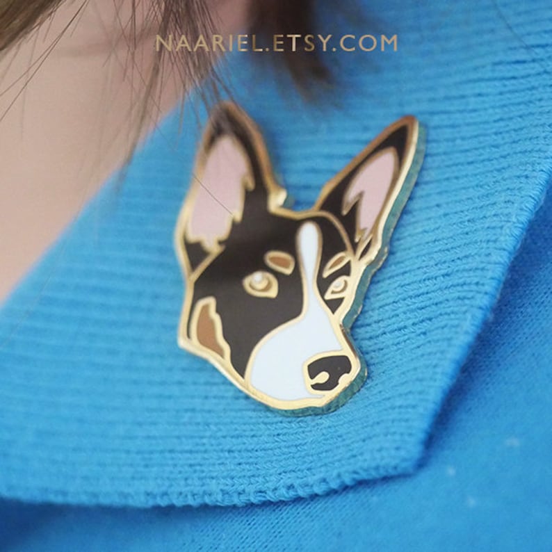 Border Collie Kelpie Tri Colour Hard Enamel Good Dog Pin, Metal Badge, Pet Lover Gift, 3 CM / 1.25 Gold Plating Brooch image 3