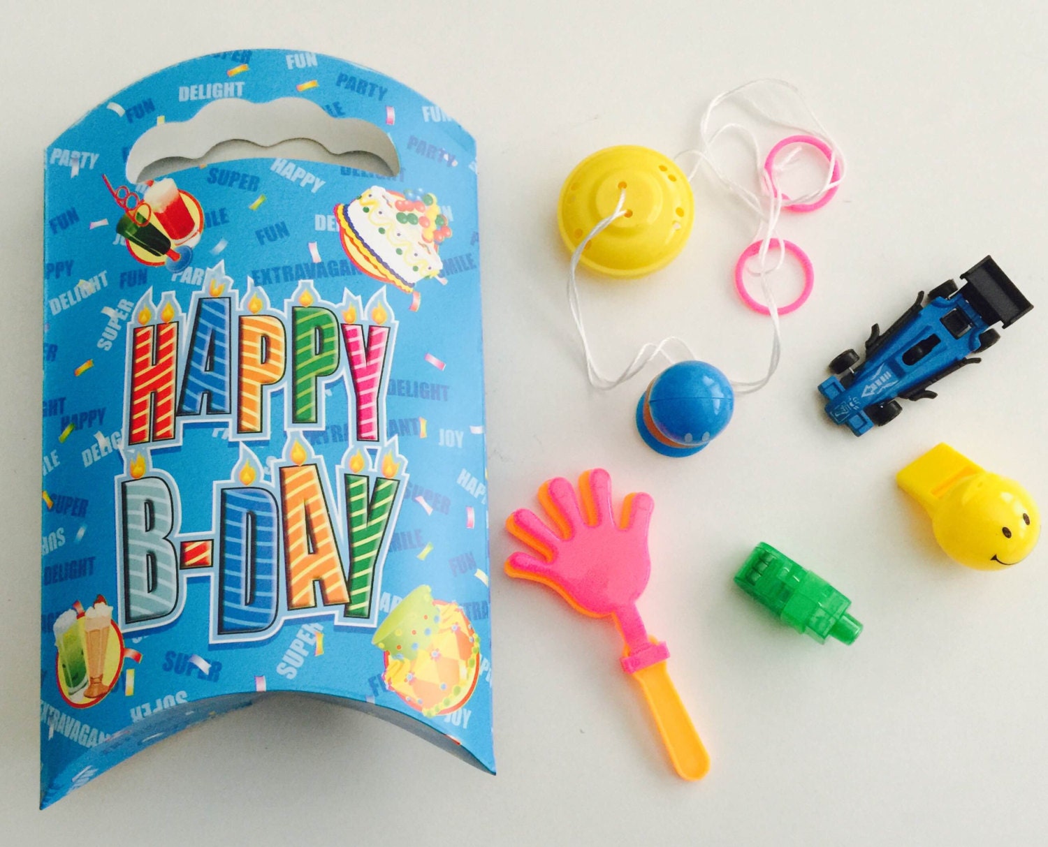 12x Pack Goody Bags Pre Made & Filled With Toys, Light up Toys Candy