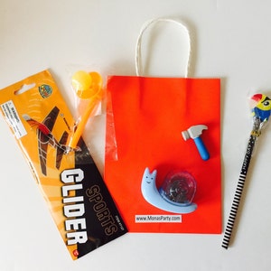 12x Pack Boy Goody Bags Pre Made & Filled with Toys, Boys Goodie Bag, Filled Goody Bag / Loot Bag, Eraser; Slijper; whizzers; Toy