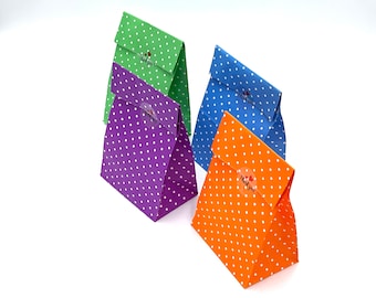 Pre Filled Goodie Bags, Toys, Plane Gliders, Emoji Balls, 12 Pack