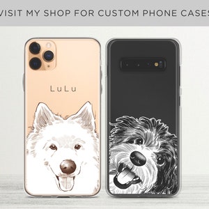Puede incluir: Dos fundas transparentes para tel&eacute;fono con ilustraciones personalizadas de perros. La funda de la izquierda es dorada y presenta un perro blanco con el nombre "Lulu" impreso en la funda. La funda de la derecha es negra y presenta un perro blanco y negro.