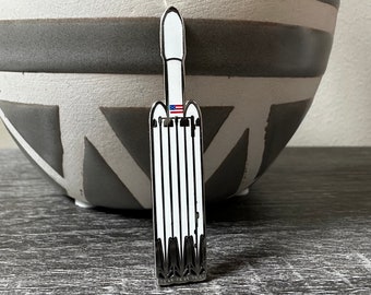 Épinglette en émail pour lanceur lourd