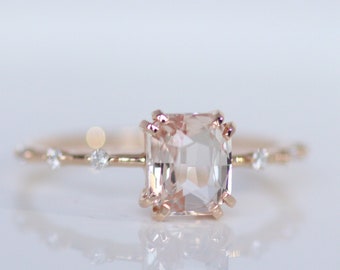 Anillo de compromiso con zafiro color melocotón, zafiro champán color melocotón claro, oro rosa de 14 k, anillo de compromiso único y sencillo.