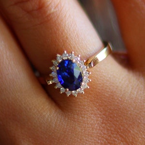 Prinses Diana ring met blauwe saffier, handgemaakt met 14 kt geelgoud, Kate Middleton-ring natuurlijke diamanten ring