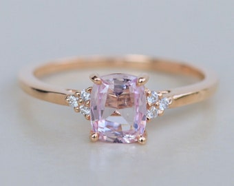 Anillo de compromiso vendido Zafiro único, anillo de diamantes de zafiro melocotón claro en oro rosa de 14 k, anillo de compromiso único y simple, anillo vintage