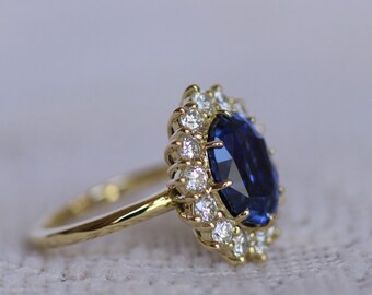 2 Carat Blue Sapphire Engagement Ring. Natural Ceylon Blue Sapphire Ring Handmade ,Oval Sapphire Diamond Engagement Ring in Yellow Gold