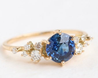 Unique Sapphire Cluster ring, Blue Sapphire Engagement Ring, Round Sapphire Ring,Ceylon Sapphire Ring, 14k Gold 6 mm Sapphire Ring