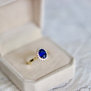 Ceylon Sapphire Engagement Rings,Princess Diana Blue Sapphire Ring Handcraft With 18K Yellow Gold,Kate Middleton Ring ,Engagement Rings Blue image 4