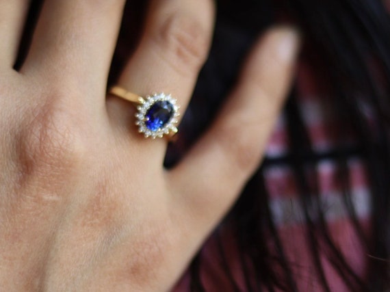 4 engagement ring trends to know for 2023: from the 'toi et moi' style band  Prince Harry gave Meghan Markle and colourful alternatives like Princess  Diana's sapphire ring to lab-grown diamonds |