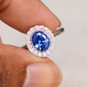 Anello Art Déco vintage molto speciale, anello con zaffiro blu, anello con fiore Halo, anello con zaffiro blu Ceylon naturale, anello con zaffiro antico