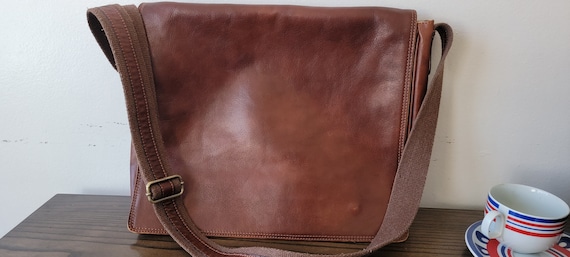 Vintage Old Angler Messenger Bag Crossbody Shoulder Leather Brown Traveler  Made In Italy