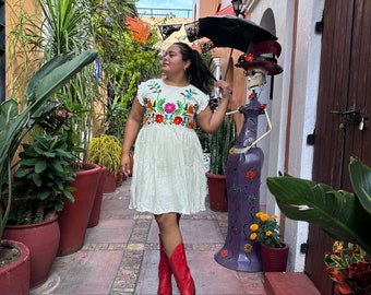 Vestido de Manta Mexicana con Bordado - Estilo Cowboy