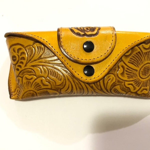 Leather glasses case, grabado a mano, for belt, western, chiselled