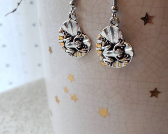 Frog on Lily Pad Dangle Earrings: Antique Silver Charms