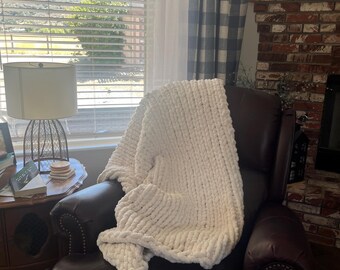 Cozy Chunky Knit Blanket