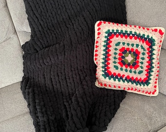 Chunky hand knit blanket