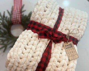 Handmade Chunky Knit Blanket made by Dutch Artisan