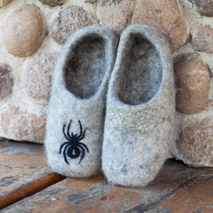 Felted wool slippers for women with spider embroidery - wool slippers / felt slippers / boiled wool slippers / house shoes - felt mules