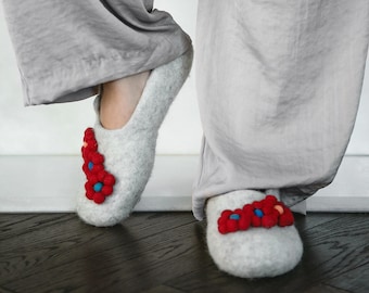 Felt felted wool slippers for women / wool clogs / boiled wool house shoes / felt mules for women / eco wool / handmade