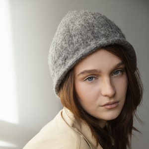 Felt wool women's bell shaped hat / wool winter hat image 2