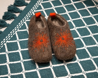 Felted wool slippers for women with embroidered sun design / wool slippers / boiled wool clogs / felt house shoes  - eco wool - handmade