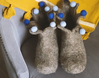 Felted wool slippers for women and men - unisex  / felt wool boots with pompoms / wool slippers / boiled wool slipper boots - handmade