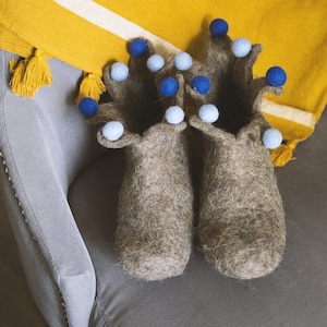 Vilten wollen pantoffels voor dames en heren - unisex / vilten wollen laarzen met pompoms / wollen slippers / gekookte wollen slipperlaarzen - handgemaakt