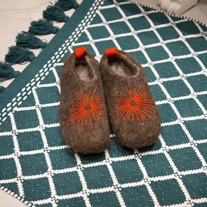 Felted wool slippers for women with embroidered sun design / wool slippers / boiled wool clogs / felt house shoes  - eco wool - handmade