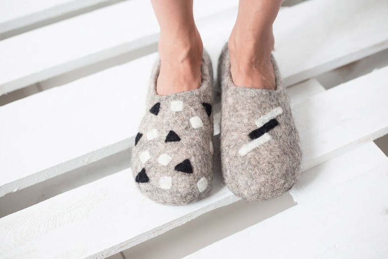 Felt felted wool slippers for women / wool clogs / boiled wool house shoes / felt mules for women / eco wool / handmade image 1