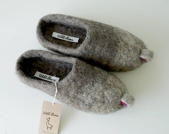 Tamancos artesanais de lã natural, mules de feltro, pantufas hygge de bico fechado
