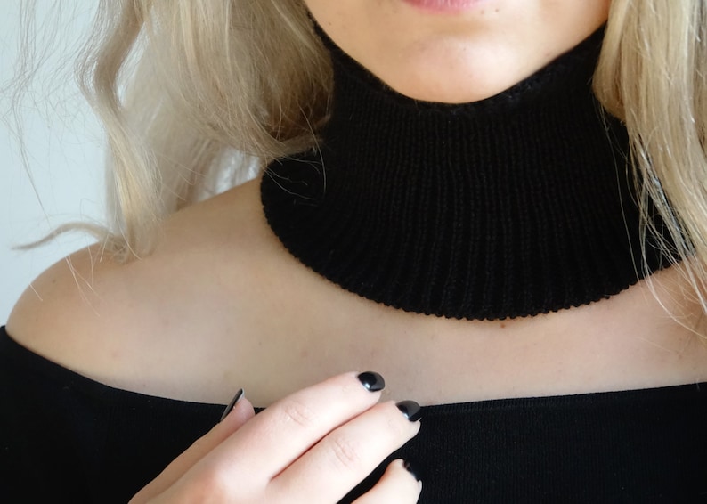 Knitted warm wool choker / neckwarmer / mock neck / mockneck/ turtleneck made from merino wool image 1